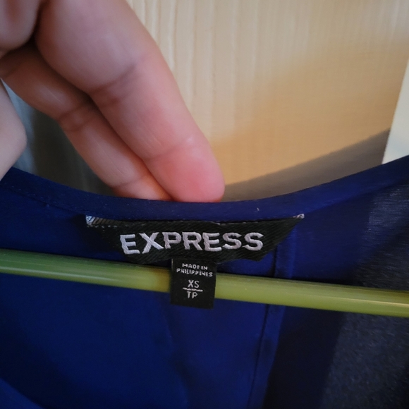 Navy blue open back tank top from Express. Size XS. Like new condition - Picture 2 of 3